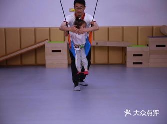 经常进行悬吊训练的宝贝，拥有更适当的肌张力