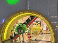 -m豆巧克力世界(上海世茂广场店)