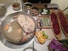 -左庭右院鲜牛肉火锅(金山万达店)