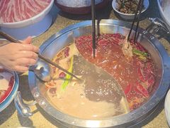-茅草房·河畔园林火锅