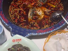 -何师傅美蛙鱼头(汉街店)
