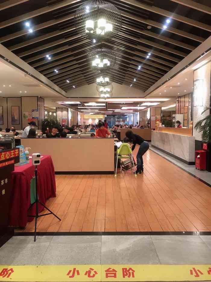 正哥点心皇子(罗村店)-"说是手工现做点心,味道很不错,客人不算多.