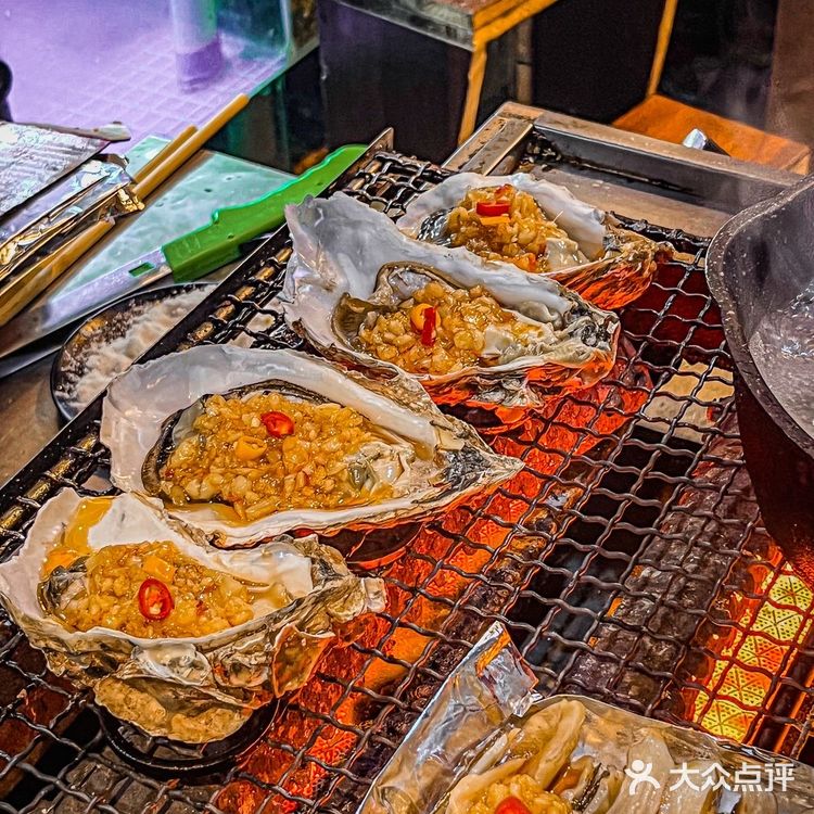 草率了🤔苍蝇馆子的蒜香松叶蟹居然这么好吃！