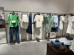 -URBAN REVIVO(七宝领展广场店)