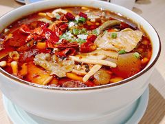 渝信毛血旺-渝信川菜 · 川味家常菜(财富购物中心店)