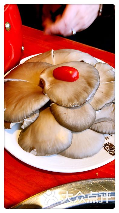 小龙翻大江火锅酒楼(宽窄店)鲜平菇图片 - 第7267张