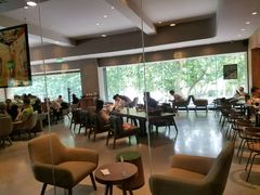 大堂-星巴克臻选(南京艾尚天地店)