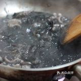 高级！在家里也能做的墨鱼汁意大利面