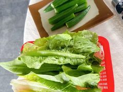 -猪三哥肥肠鸡川菜小炒