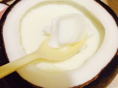 -志龙皇冠吃货椰子铺