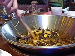 -红牌美蛙鱼头火锅(万辉国际广场店)