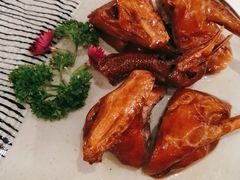 招牌红烧乳鸽-酌宴府The China Club·广州万富希尔顿酒店(云城东路店)