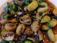 -闯关东东北农家菜(崂山石老人店)