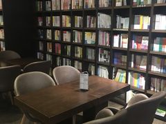 -钟书阁(松江泰晤士小镇店)