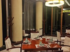 -粤尚腾香居中餐厅(首都机场希尔顿店)