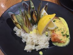 -12 Rocks Beach Bar Cafe