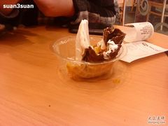 华夫-DQ·蛋糕·冰淇淋(新佳丽店)