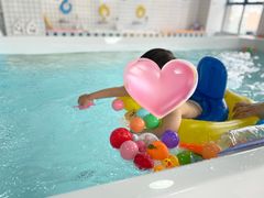 -蓝鲸奇亲子游泳俱乐部