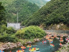 -安吉龙王山峡谷漂流