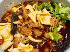 -晓彭肥肠鸡·泡椒鸡火锅(水木天地店)