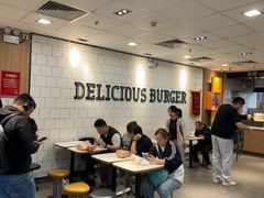 -麦当劳(上海虹桥站30B检票口楼上)