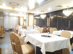 -渝君重庆火锅(嘉宾路店)