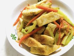 小青瓜炒鱼饼-品香菜馆(旗峰路中侨大厦店)