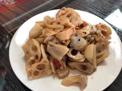 -雪湖煜辰鱼头老店(雪野湖店)