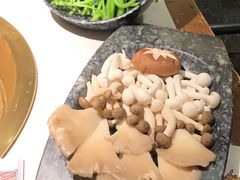 -哥老官重庆美蛙鱼头(日月光店)