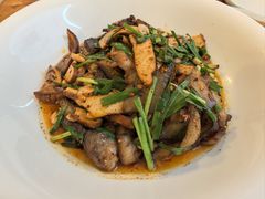 -老鼎万春卤菜(五代传承创始老店)