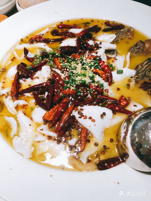 姚酸菜鱼(益田假日店)秘制酸菜鲈鱼图片