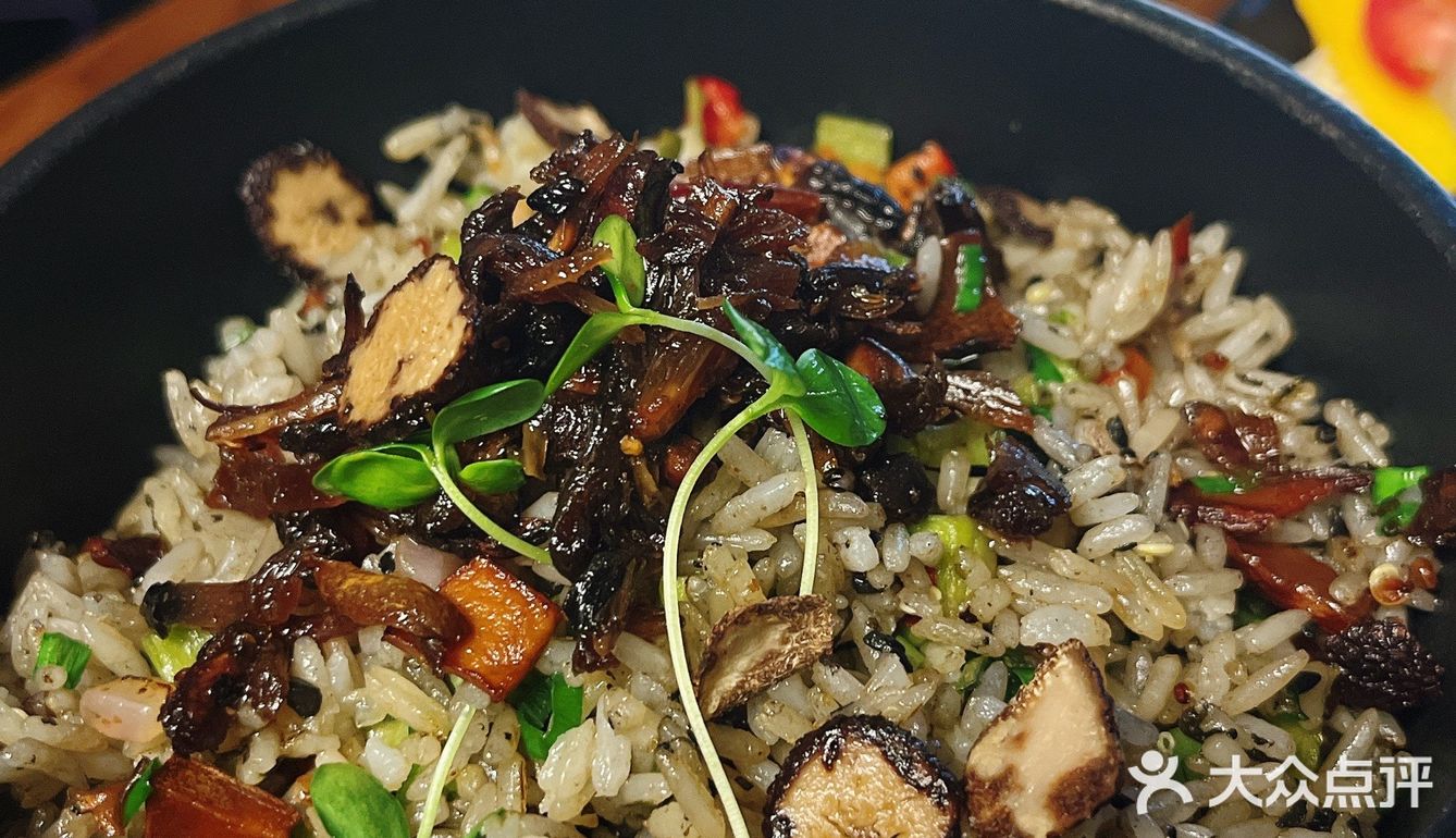 点的一个双人餐,我看基本包含了一些招牌菜