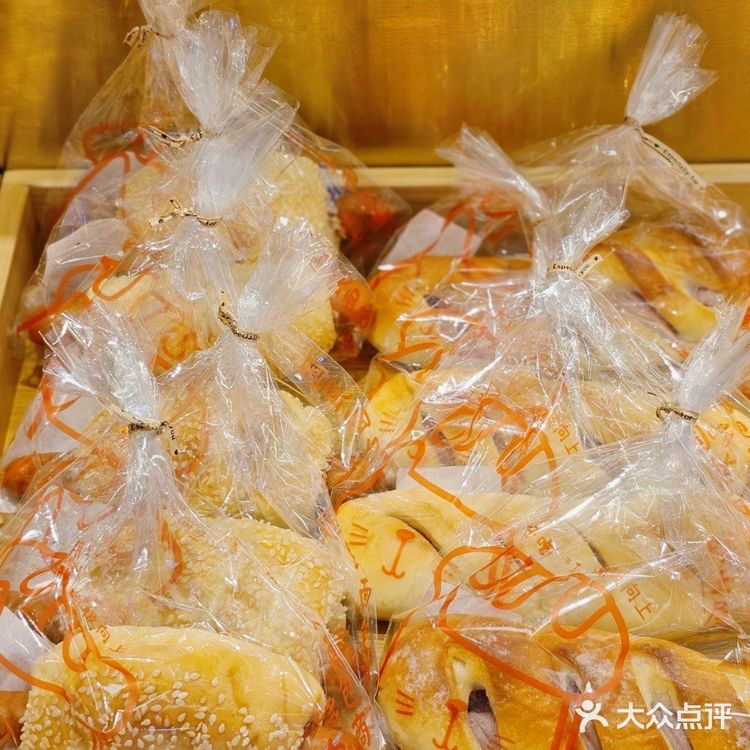 深圳的‼️藏不住了人均10元的宝藏国民面包店
