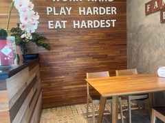 -Chom Cafe and Restaurant