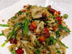 酸菜炒软饼-赵小姐丨新中餐(曲江店)