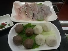 黑鱼片，蟹子丸拼牛肉丸-吉友粥底火锅(方斜路店)