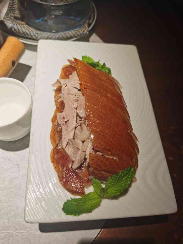 北京老铺烤鸭(航天城店)-"[薄荷]环境:坏境没得说 超好看的 .
