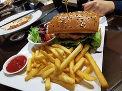 鸡肉汉堡-北京海湾半山酒店-加咖啡西餐厅