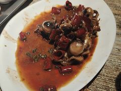 -嗨辣小聚·盘锦河蟹·海鲜烧烤龙虾(盘锦十年好店)