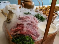 贵妃牛肉-菌子鲜汤野生菌锅