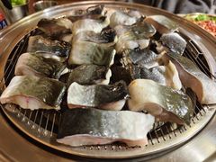 -围炉肉舍•炭烤活鳗•丹东海鲜烤肉(步行街店)