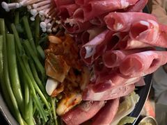 部队锅-MI WU FACTORY米屋美食工厂餐厅(绿地店)