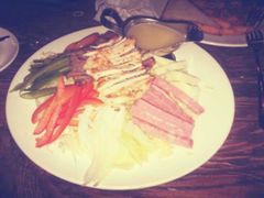 凯撒沙拉-Helens海伦司小酒馆(红旗南路店)