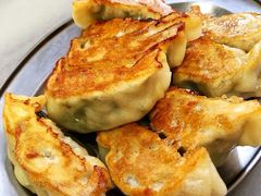 鲜肉韭菜煎饺-芬芳甜品(同福路店)