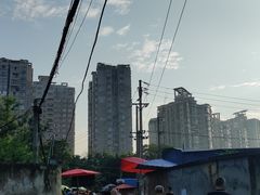 -红土地(地铁站)