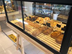 面包甜点陈列柜-熊叔熊婶面包房(团结湖店)