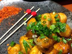 -何师烧烤·香辣蟹·川菜·30年老品牌(太古里旗舰店)
