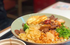 Scallion Crisp Braised Pork Noodles