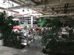 -红栌温泉山庄生态美食餐厅