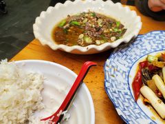 臊子鸭血-百年粉蒸牛肉